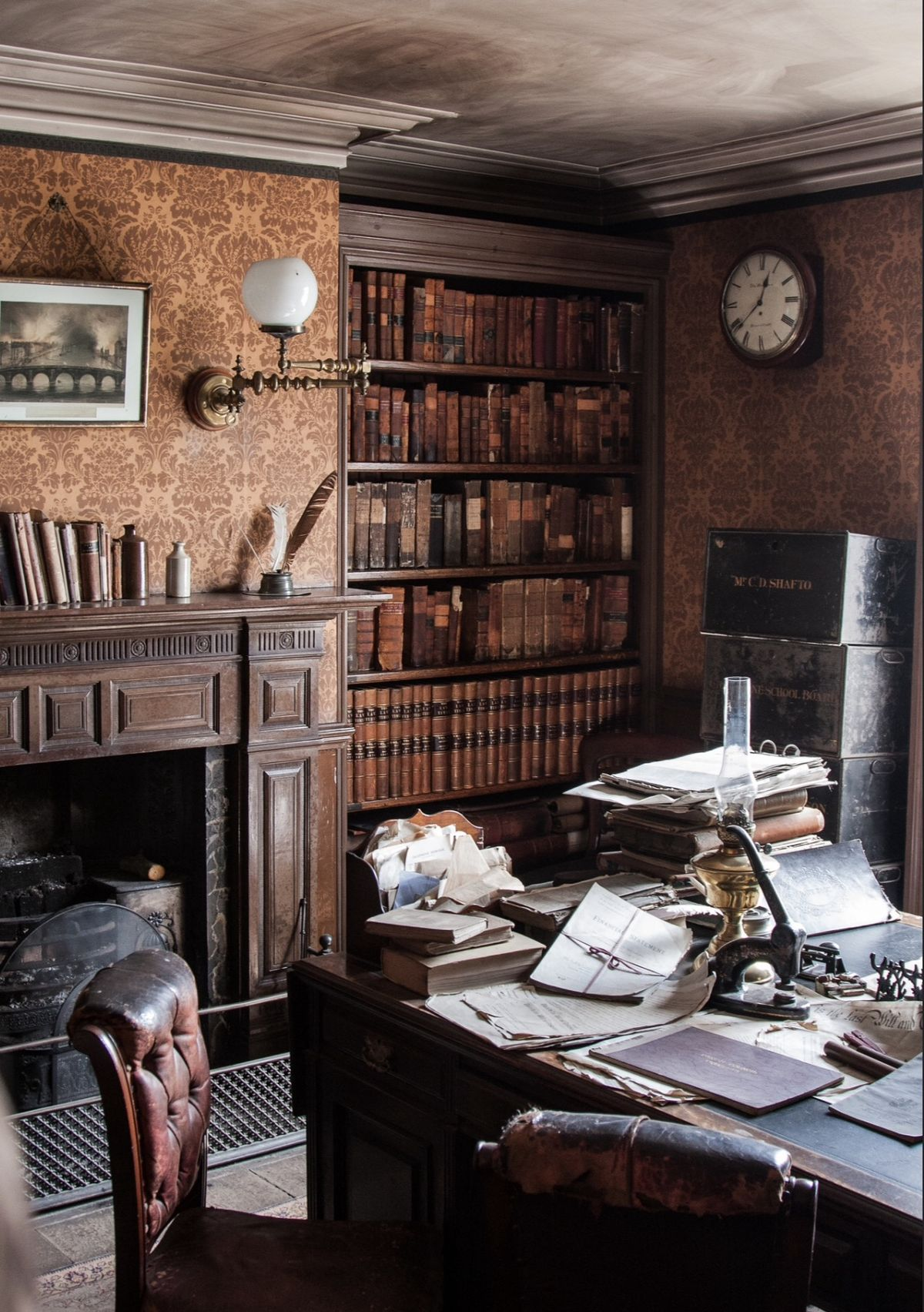 9 Old Money Home Offices That Whisper Wealth Without Trying 1 image 19