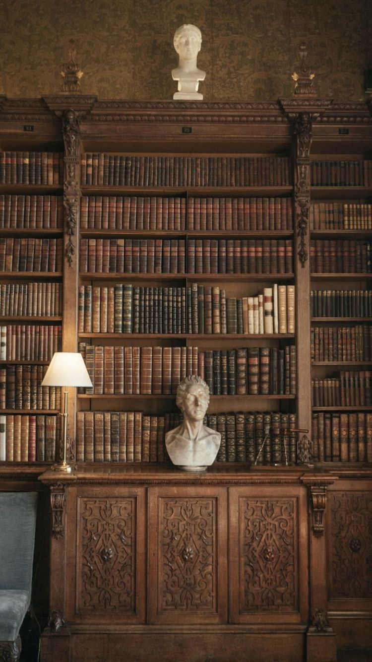 9 Old Money Home Offices That Whisper Wealth Without Trying 3 image 21