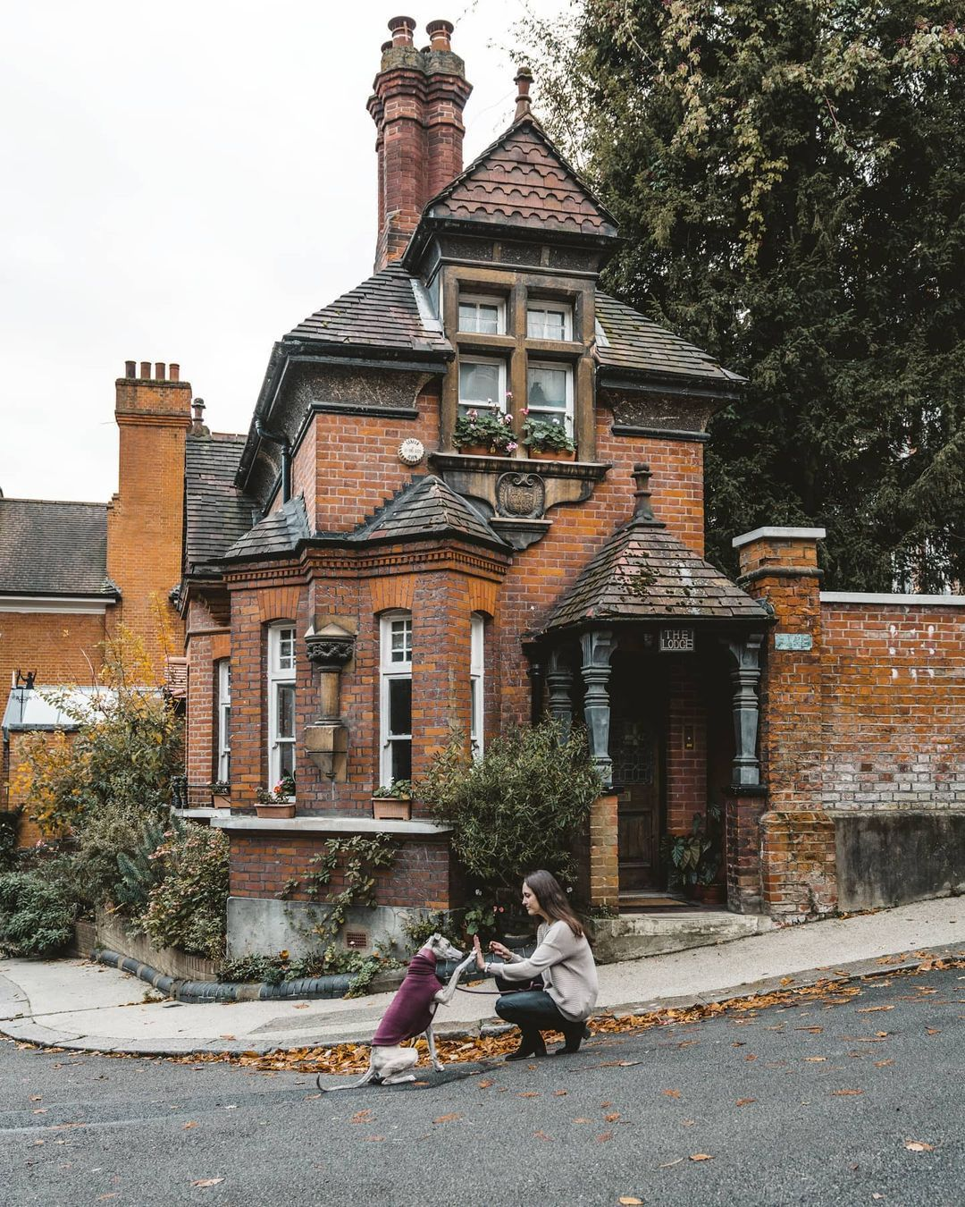 9 Old Money Gardens That Bring Estate Symmetry to Your Backyard 7 image 36