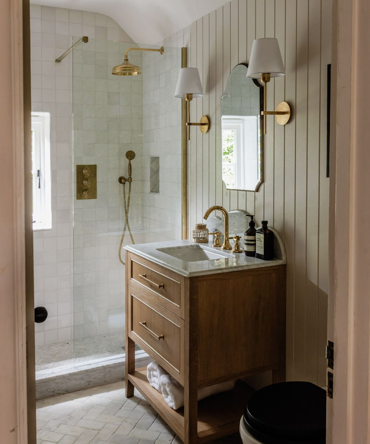 8 Clever Beadboard Tricks for Your Bathroom 3 image 76