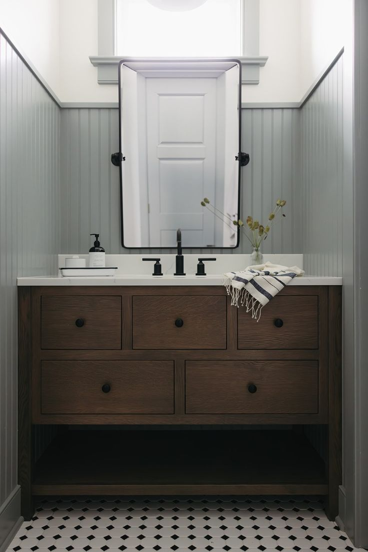 8 Clever Beadboard Tricks for Your Bathroom 6 image 80